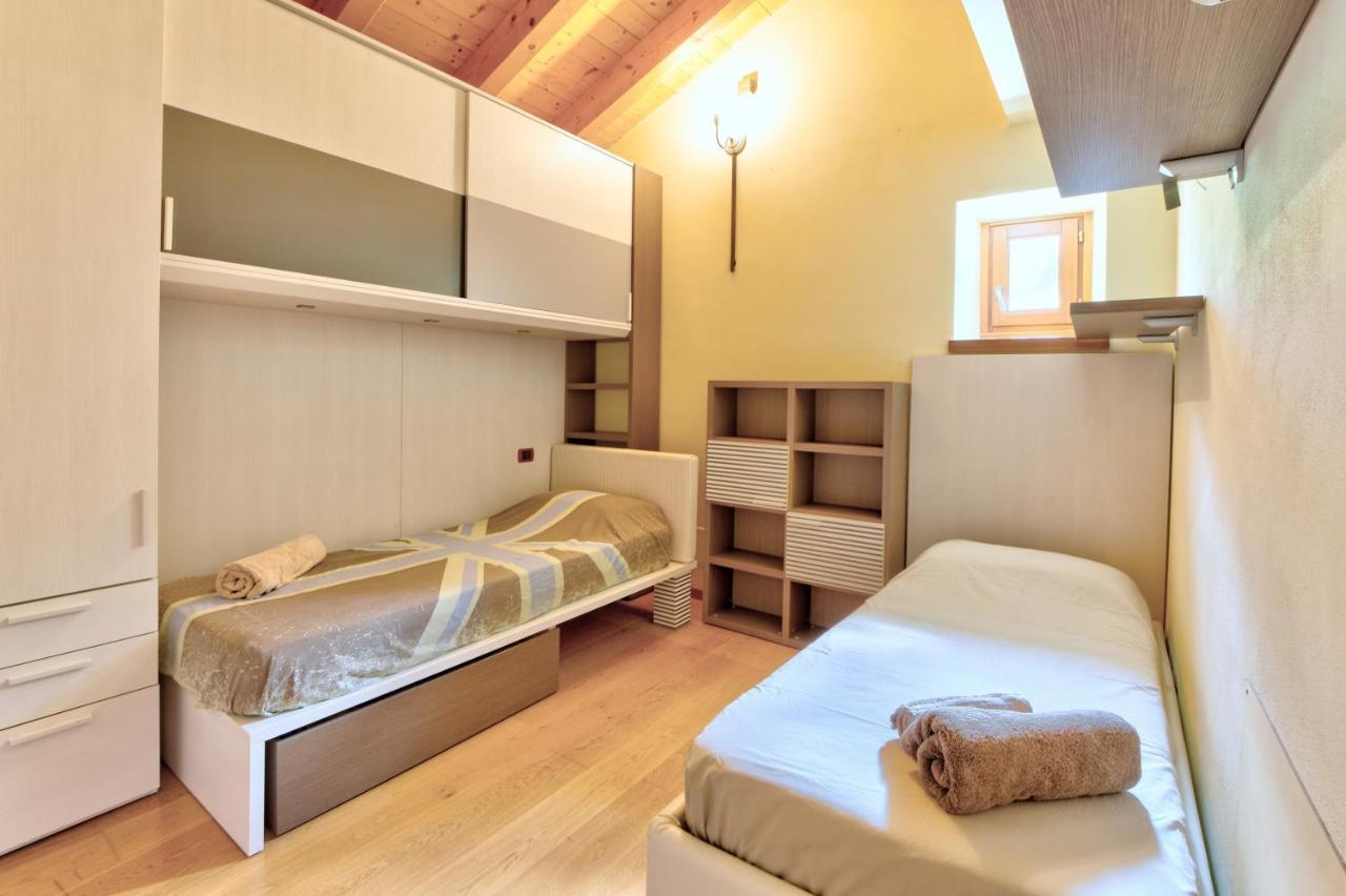 Chalet Con Piscina E Vista Panoramica Colico Eksteriør bilde